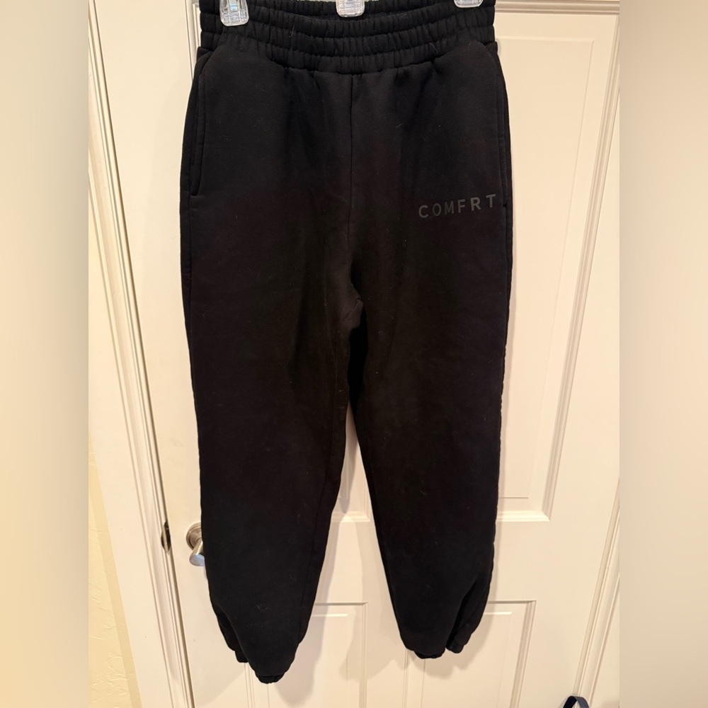 Comfrt Unisex Black Sweatpant Joggers Medium